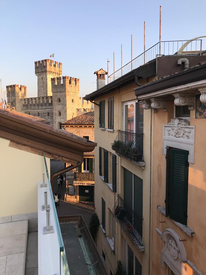 Crocus Apartments Sirmione Buitenkant foto